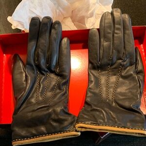 Coach Vintage NWT Elegant Black Cahmere Lined Leather Gloves. W/orig packaging.